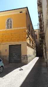 Foto Ufficio in -, Sulmona Centro di 150 m² con 5 locali in affitto