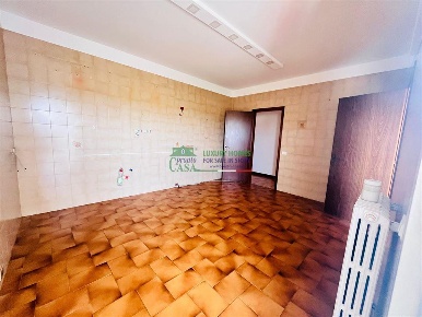 Foto Appartamento in Via Righi, Comiso Centro di 140 m² con 5 locali