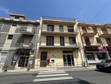 Foto Appartamento in Via Nazionale 88, Falcone di 125 m² con 4 locali