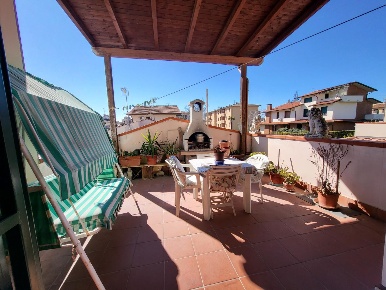 Foto Appartamento a Cascina Semicentro di 90 m² con 4 locali in vendita