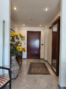Foto Appartamento a Carrara Avenza di 115 m² con 5 locali in vendita