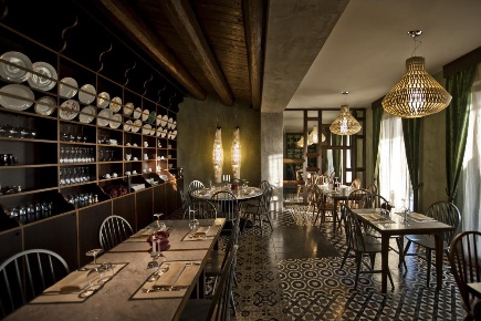 Foto Bar a Giardini-Naxos Centro di 80 m² con 3 locali in affitto