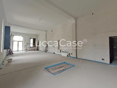 Foto Locale commerciale a Lucca San Concordio di 240 m² con 1 locali