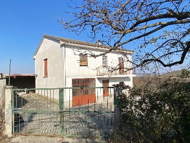 Foto Villa singola in via della stazione, Serralunga di Crea di 141 m²