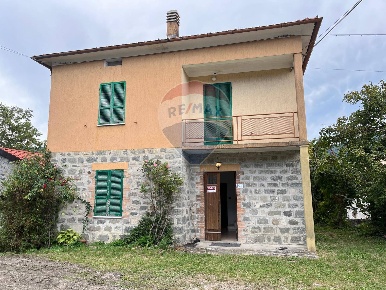 Foto Casa indipendente in Via Canetolo, Corniglio di 160 m² con 4 locali