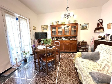 Foto Appartamento in Viale Pontelungo, Albenga Centro di 76 m² con 4 locali