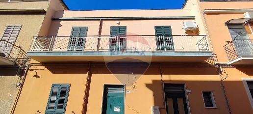 Foto Casa indipendente in Via Damiano Chiesa, Avola Centro di 146 m²