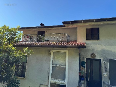 Foto Appartamento in C.da Ceresola, Smerillo di 80 m² con 4 locali