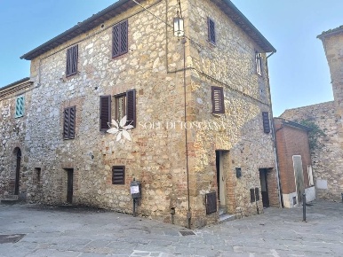 Foto Appartamento in Via Lando di Duccio, Torrita di Siena di 203 m²