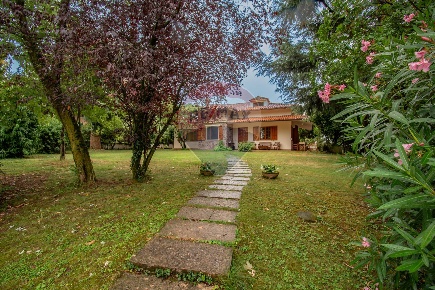 Foto Villa singola in Via Donatello, Calvagese della Riviera di 280 m²