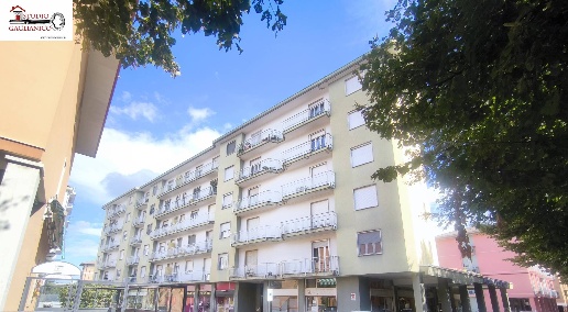 Foto Appartamento in Viale Pajetta, Cossato Centro di 141 m² con 5 locali