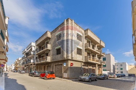 Foto Appartamento in Via Nicola d'Aprile, Polignano a Mare Centro di 250 m²