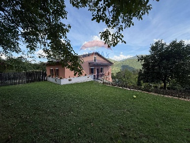 Foto Casa indipendente in Localita' Buggiano, Cerreto di Spoleto Centro