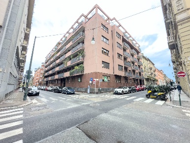 Foto Ufficio in Via San Pio V, Torino San Salvario - Baretti di 310 m²