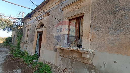 Foto Rustico in contrada geraldo, Chiaramonte Gulfi di 350 m² con 10 locali