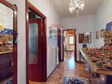 Foto Appartamento in Via Giuseppe De Falco, Caserta Via Ruggiero di 148 m²