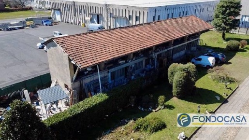 Foto Magazzino a Palazzolo sull'Oglio Centro di 340 m² in vendita