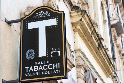 Foto Attività commerciale a Firenze Borgo Ognissanti - Il Prato di 37 m²