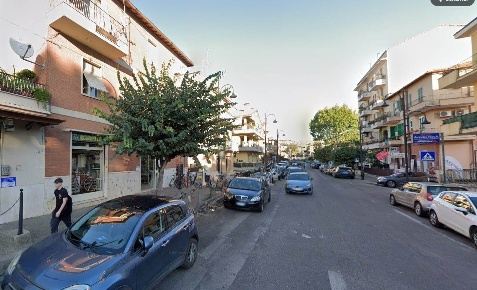 Foto Negozio a Monterotondo Monterotondo Scalo di 160 m² con 2 locali