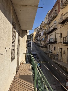 Foto Appartamento in Via Mori 12, Sciacca Centro di 90 m² con 4 locali