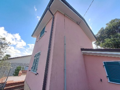 Foto Casa indipendente a Bolano di 67 m² con 3 locali in vendita