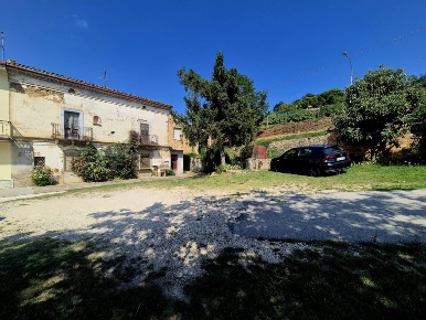 Foto Case semi ndipendenti a Filetto di 152 m² con 9 locali in vendita