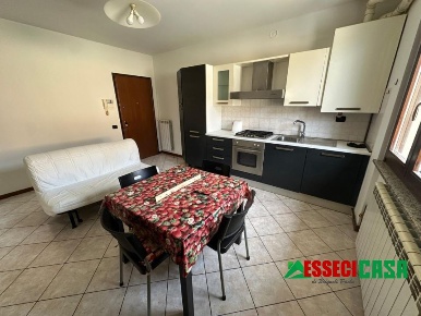Foto Appartamento in Via Tommaso Grossi, Casirate d'Adda Centro di 48 m²