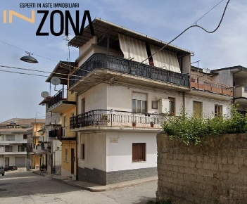 Foto Appartamento in via Taormina, Rosarno Centro di 121 m² con 4 locali