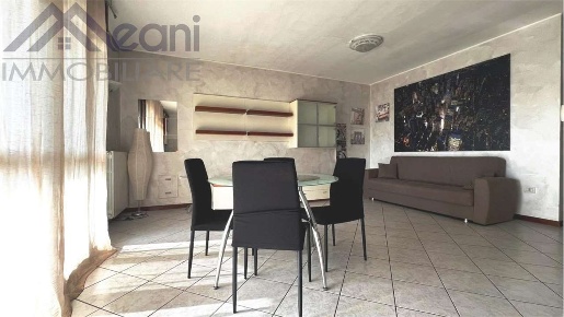 Foto Appartamento in Via Martiri di Cefalonia, Opera Centro di 72 m²