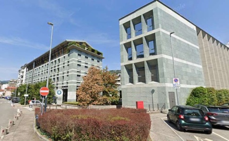 Foto Box in Via Torriani, Como Viale Varese - Crocifisso di 69 m²