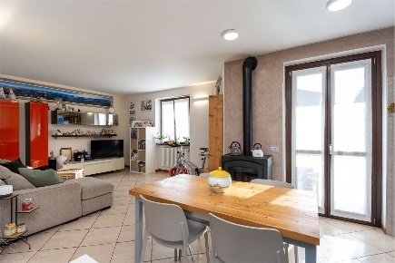 Foto Appartamento in Via Fantoni, Rovetta Centro di 96 m² con 3 locali
