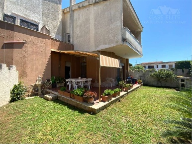 Foto Appartamento a Ardea di 180 m² con 5 locali in vendita