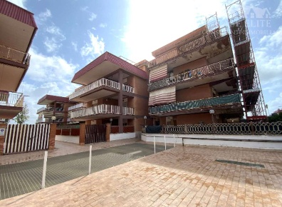 Foto Appartamento a Pomezia di 80 m² con 3 locali in vendita