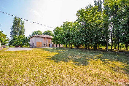 Foto Rustico in via Reno Vecchio 1A, San Giovanni in Persiceto di 255 m²
