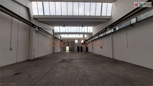 Foto Capannone industriale in Via Porpora, Modena Modena Est di 400 m²