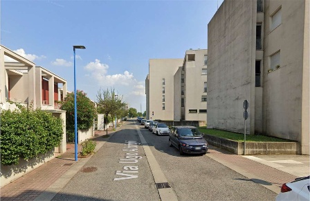 Foto Box in Via Ugo Aldrighi, Brescia San Polo Nuovo di 53 m² con 1 locali