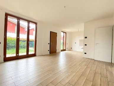 Foto Villa unifamiliare in viale lombardia, Bregnano di 145 m² con 4 locali