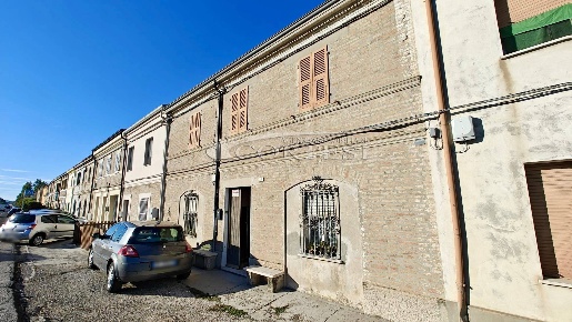 Foto Appartamento a Fano di 184 m² con 7 locali in vendita