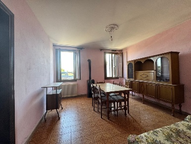 Foto Villa bifamiliare a Villadose Centro di 200 m² con 8 locali in vendita