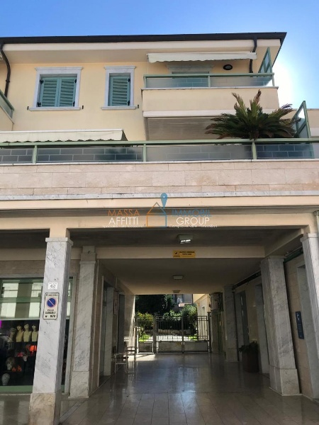 appartamento in vendita a Massa in zona Centro Storico