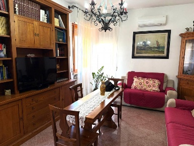 Foto Appartamento in Via Larga, Pistoia di 98 m² con 4 locali in vendita