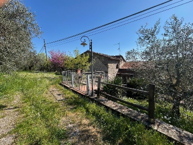 Foto Appartamento in Via Sarripoli, Pistoia di 120 m² con 5 locali