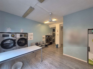 Foto Attività commerciale in Via Roma, Rovellasca di 70 m² con 2 locali