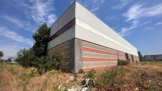 Foto Capannone industriale a Abbiategrasso di 1185 m² in vendita