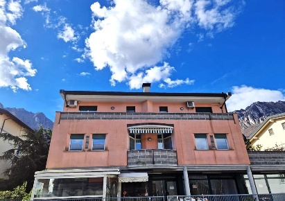 Foto Negozio in via alessandro manzoni, Valmadrera di 30 m² in affitto