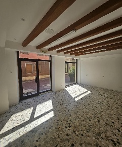 Foto Negozio in Via Giuseppe Mazzini 13 Castel San Giovanni PC Itali,