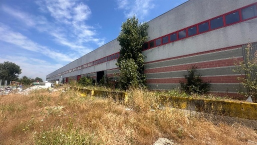 Foto Capannone industriale a Abbiategrasso di 1185 m² in vendita