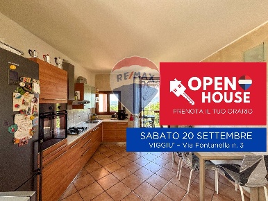 Foto Appartamento in Via Fontanella, Viggiù Centro di 93 m² con 3 locali