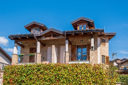 Foto Villa singola in piazza Unità d'Italia, Pecetto Torinese di 176 m²