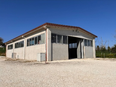 Foto Capannone industriale in via croce di guerro, Chiaravalle di 300 m²